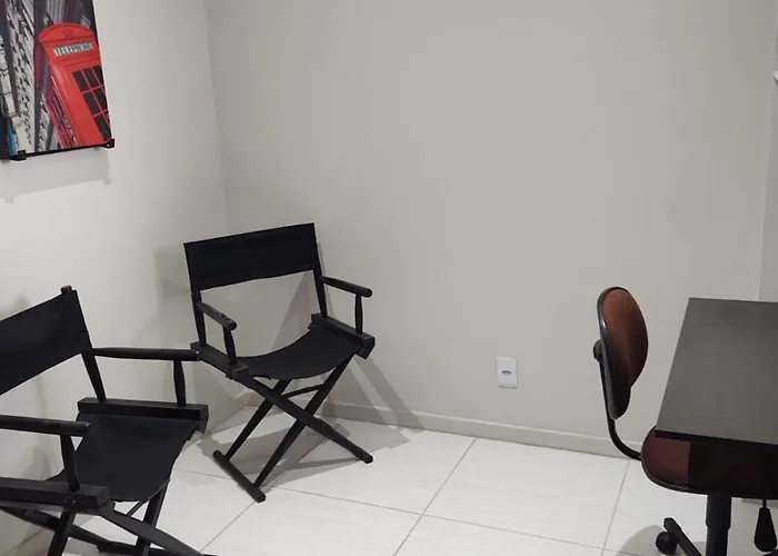 Casa com 2 suítes e quintal com churrasqueira