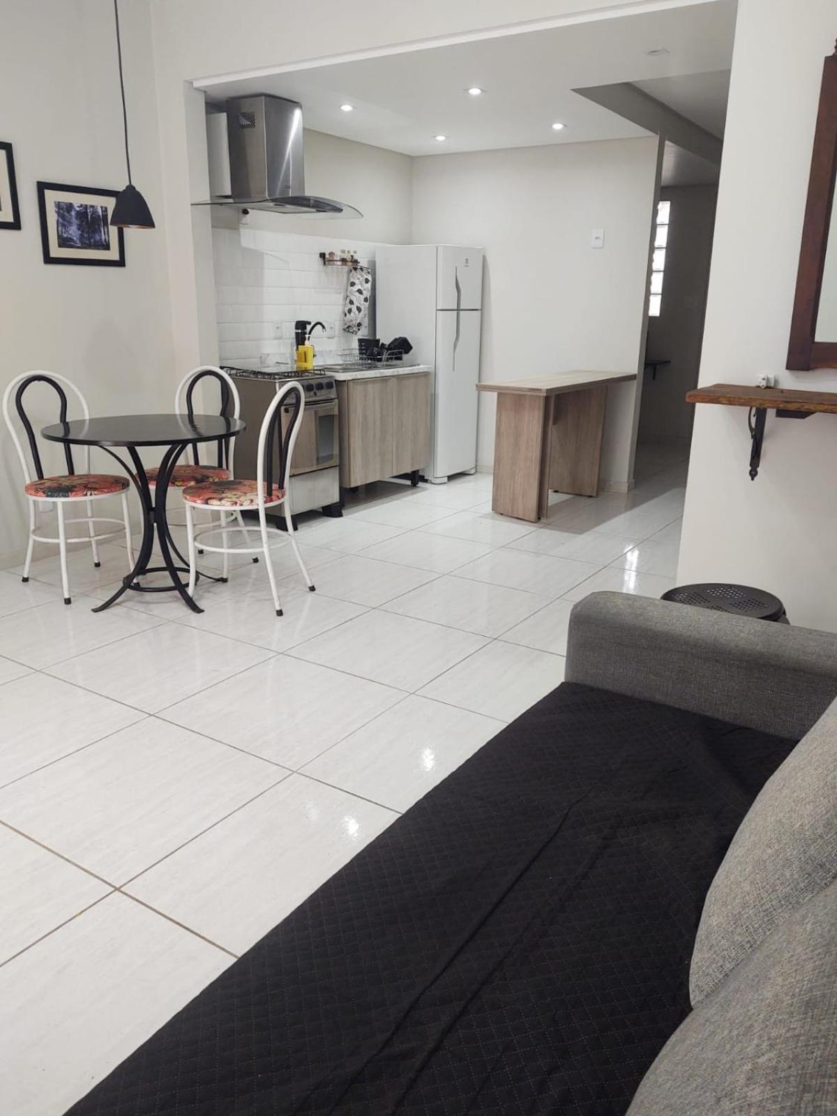 Casa Com 2 Suítes E Quintal Com Churrasqueira Florianópolis