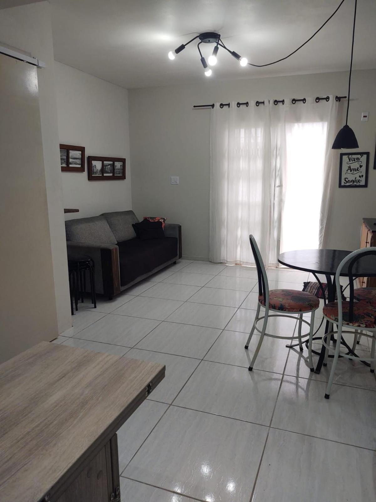 Сasa de vacaciones Casa Com 2 Suítes E Quintal Com Churrasqueira